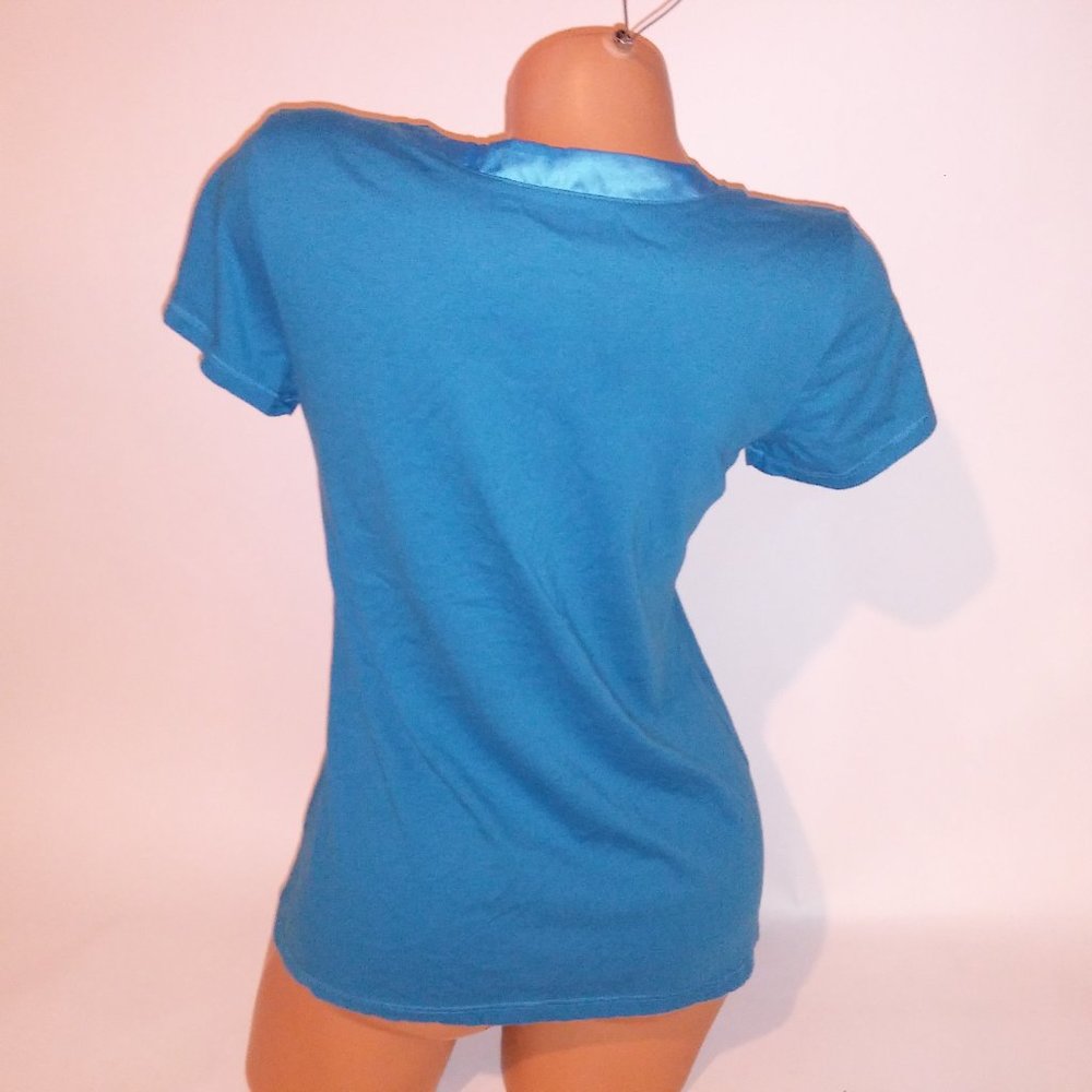 Covington T Shirt Small Blue V Neck Short Sleeve Pit to Pit 18" Length 24" Preow - Picture 6 of 8